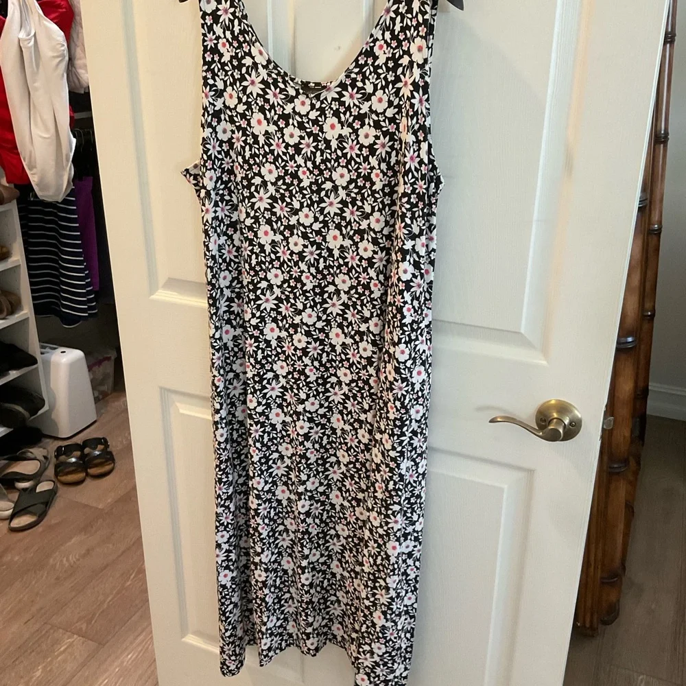 J. Jill Black and White Floral Midi Dress - Picture 1 of 2